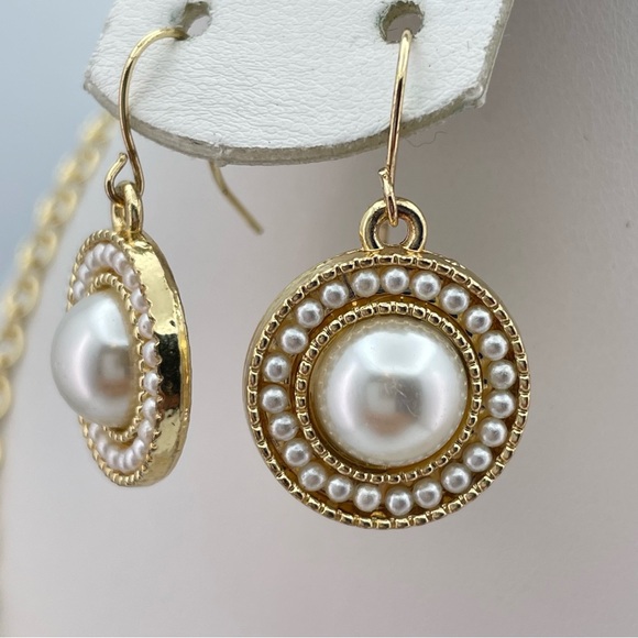 Charming Charlie Gold Pearl Rhinestone Statement Necklace & Earring Set - Picture 5 of 7